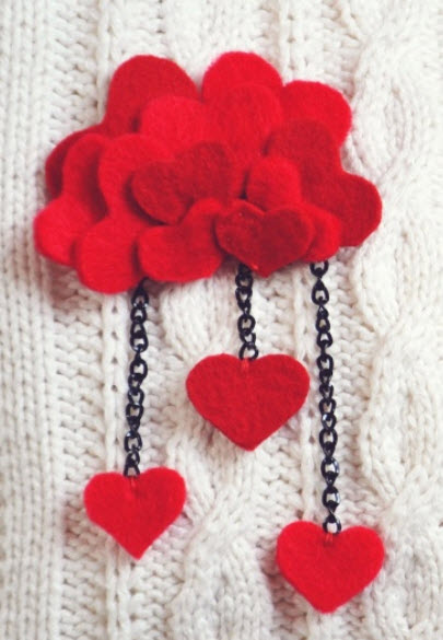 felt heart brooch